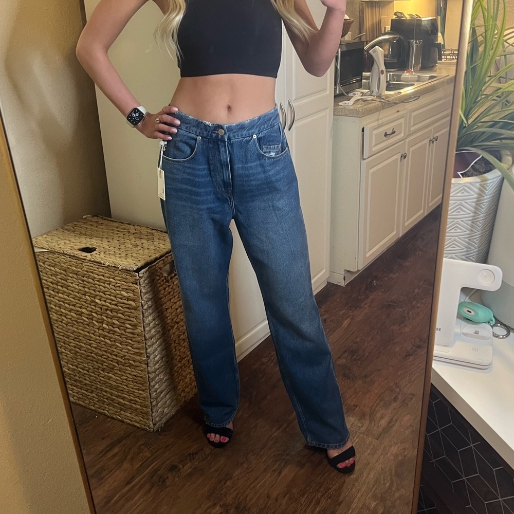 Good American good 90s jeans. Size 27/4. NWT. Perfect condition.